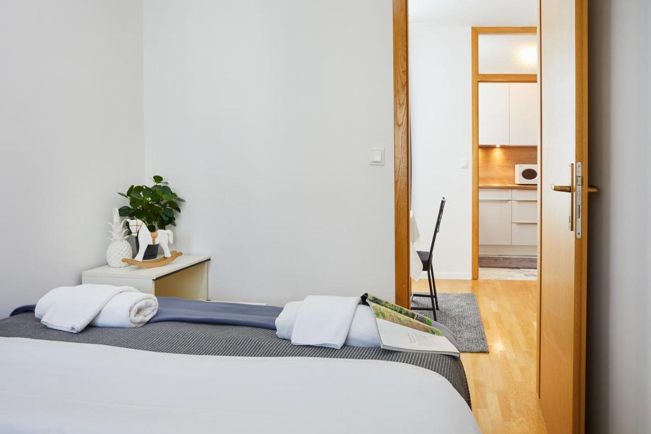 Spacious 2Bdr Apartment Near Business District Zágráb Kültér fotó