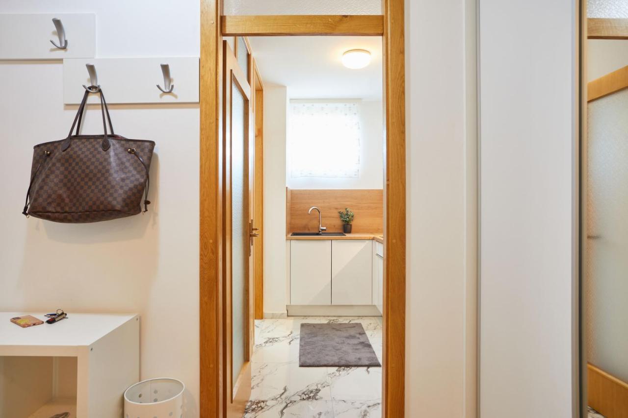 Spacious 2Bdr Apartment Near Business District Zágráb Kültér fotó